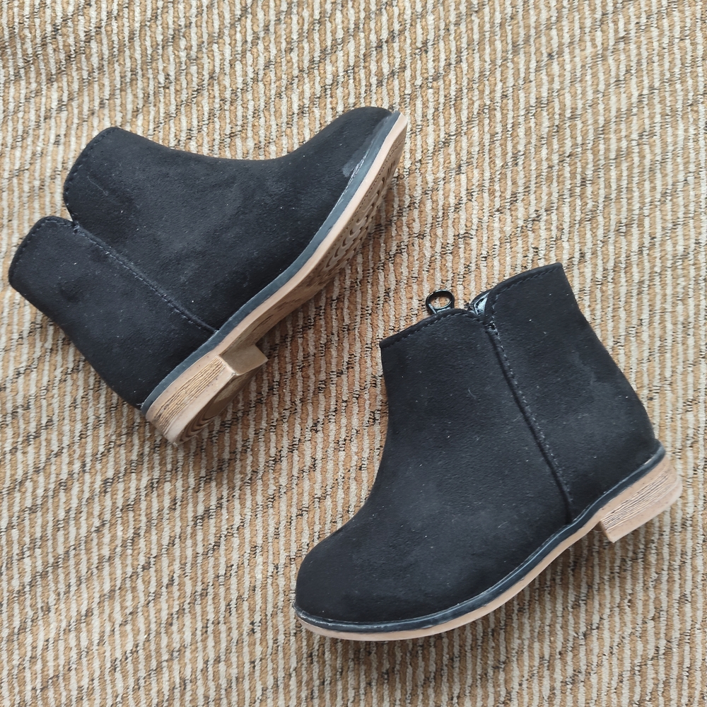 Cat & Jack Black Toddler Kids Boots, Size: 5